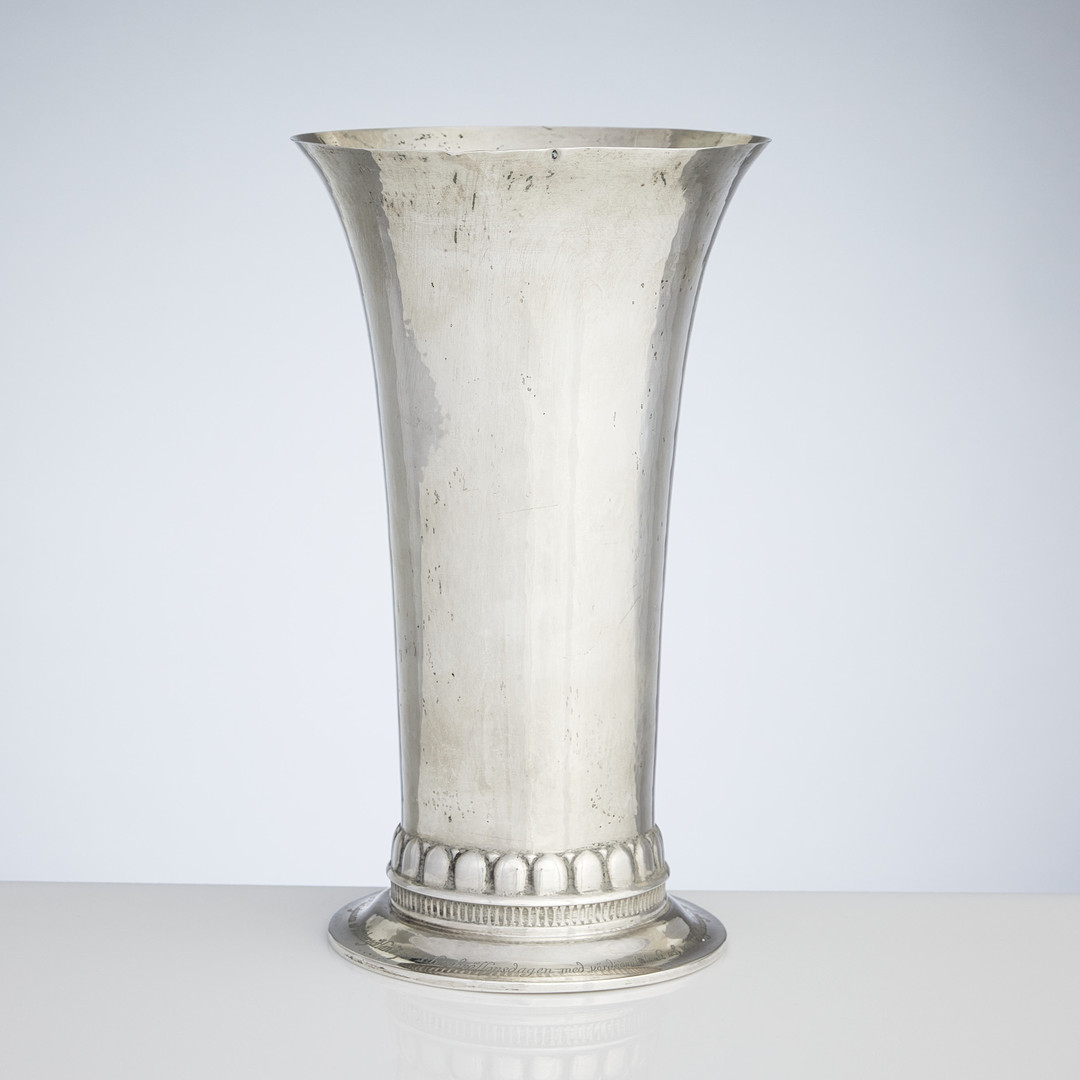 GEORG JENSEN. Bägare, silver, Köpenhamn 1918. Med monogram för Prins Carl och Prinsessan Ingeborg - Hertigen och Hertiginnan av Wästergötland.