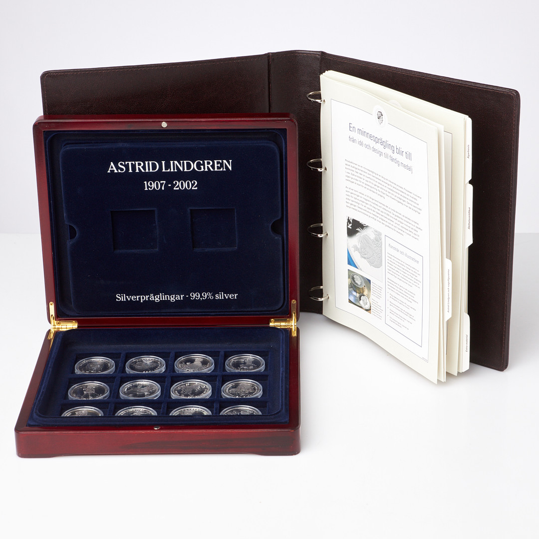 MINNESMEDALJER, 12 stycken, silver 99,9% silverhalt, Astrid Lindgren, Myntverket, schatull samt pärm med certifikat.