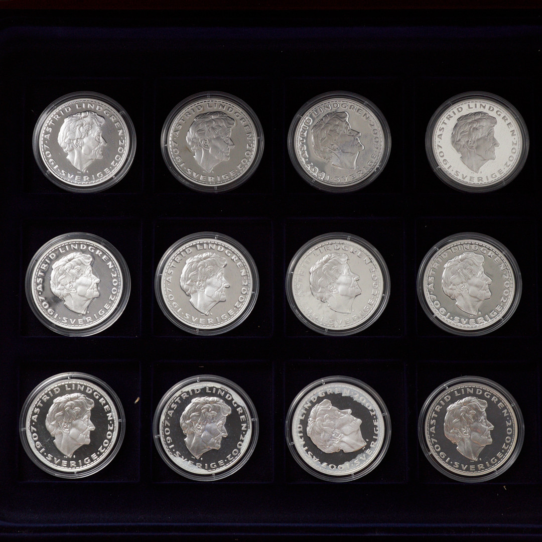 MINNESMEDALJER, 12 stycken, silver 99,9% silverhalt, Astrid Lindgren, Myntverket, schatull samt pärm med certifikat.