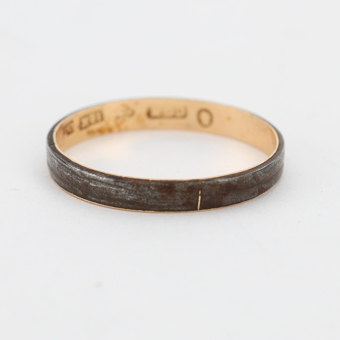 RING, sk examensring, 18K guld och järn, CG Hallbergs Guldsmeds AB, Stockholm 1916.