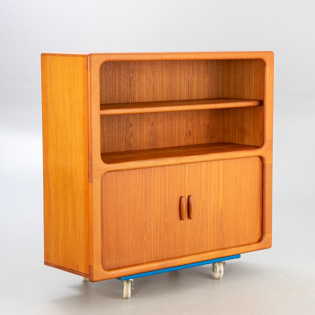 Dyrlund, Schrank / Regal / Sideboard in Teak.