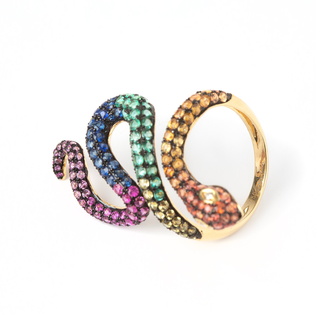 RING, 18K guld med briljantslipade diamanter totalt ca 0.01 ct samt fasettslipade safirer, smaragder samt rosa, gula och orange safirer.