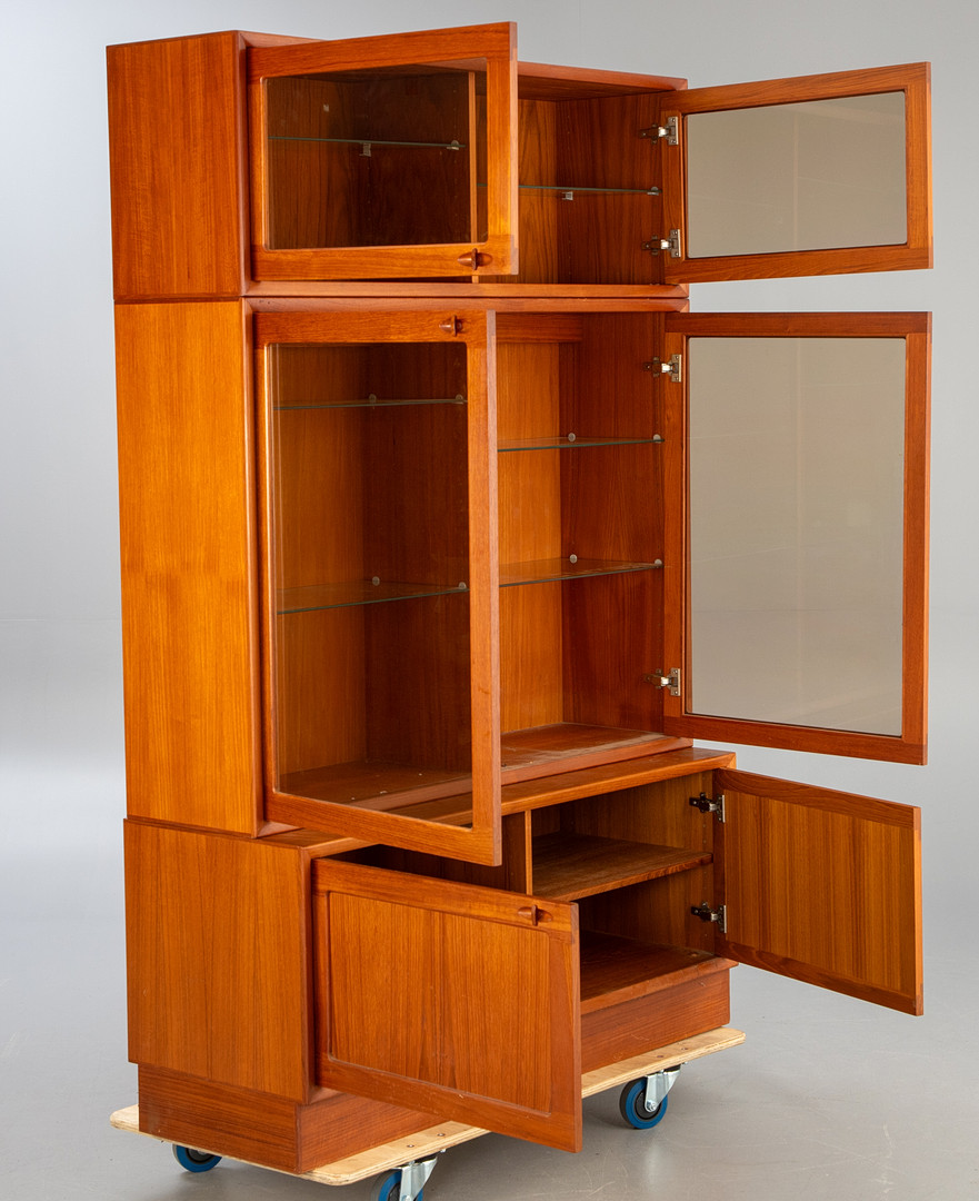 H.W. KLEIN. Bramin. Aufsatzvitrine in Teak, Dänemark, 1960er Jahre, 3-tlg.