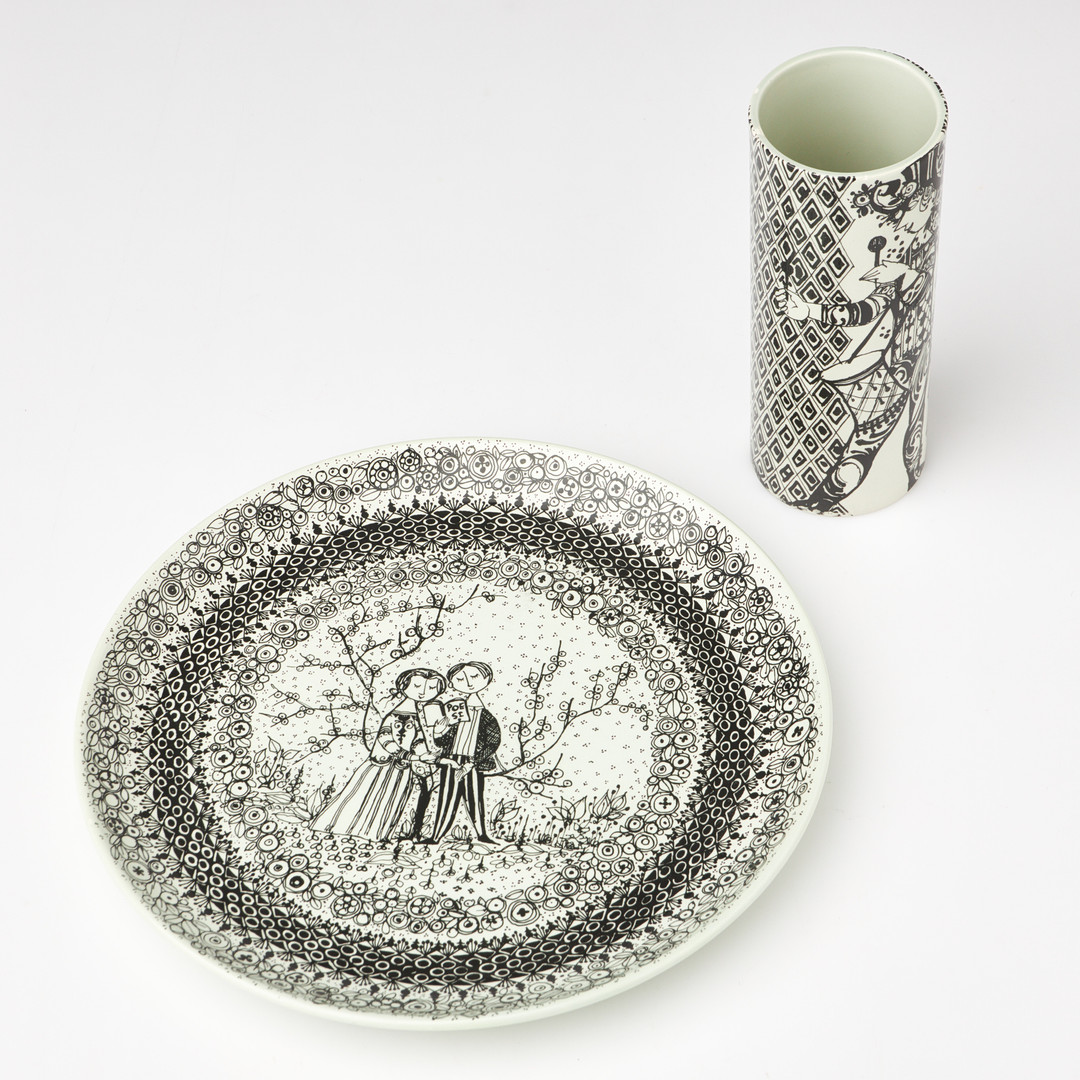 BJÖRN WIINBLAD. 2 dlr., porslin,