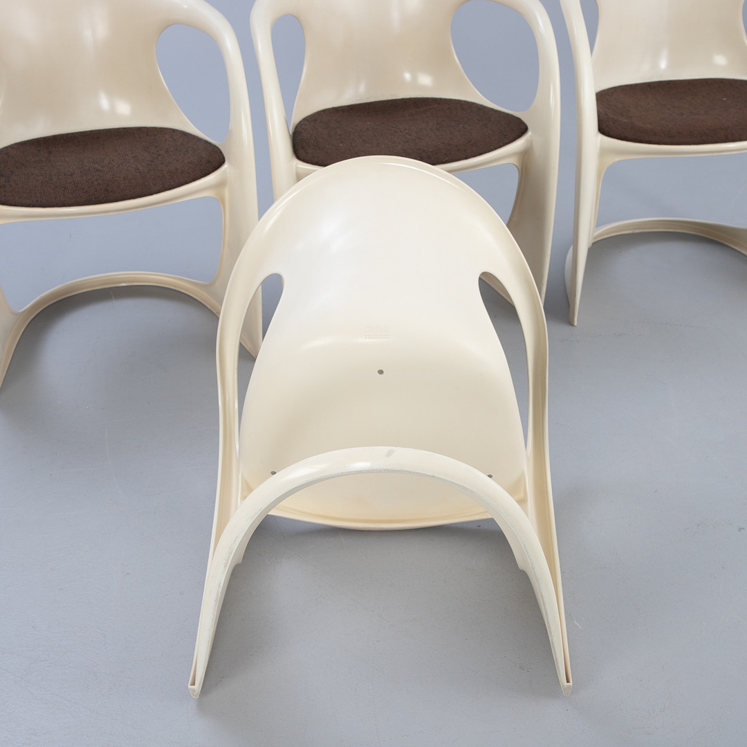 ALEXANDER BEGGE. Casala. 8 Kunststoff Stühle, Modell