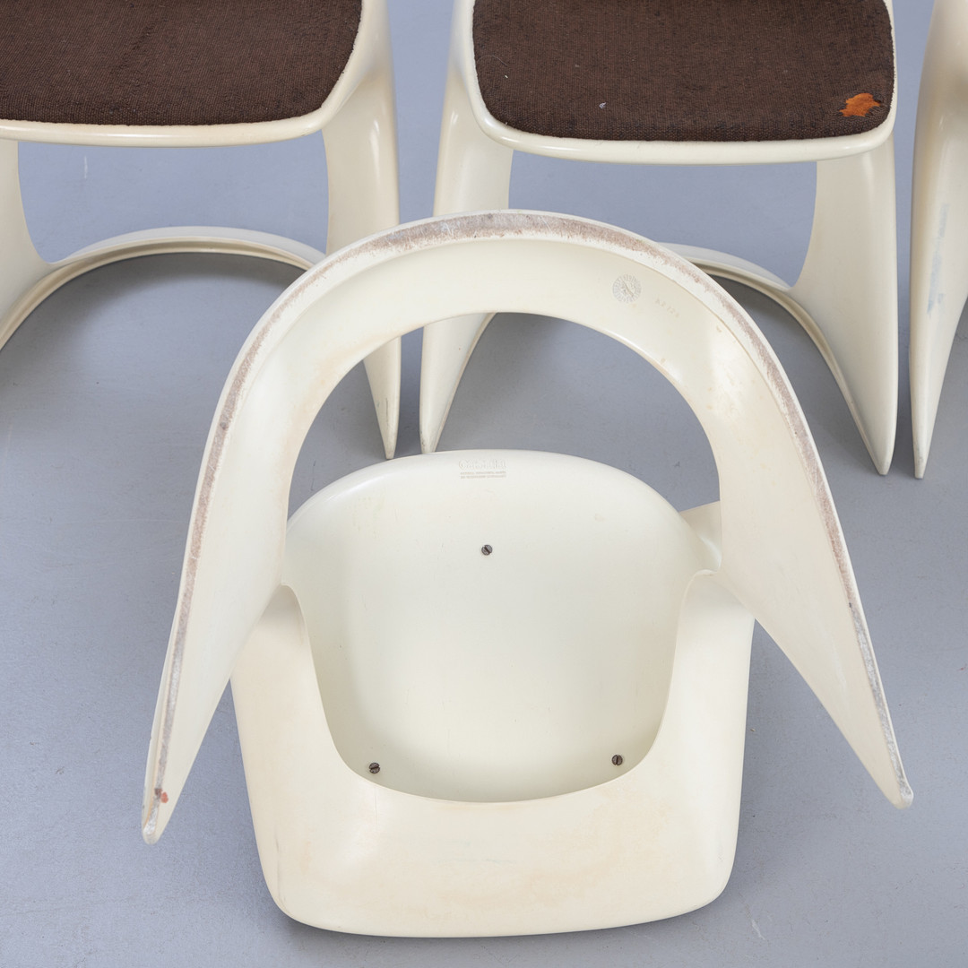 ALEXANDER BEGGE. Casala. 8 Kunststoff Stühle, Modell
