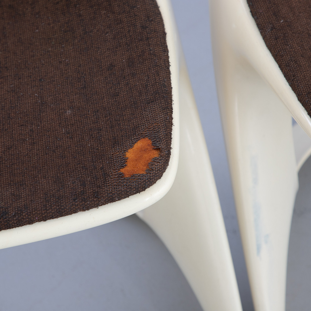 ALEXANDER BEGGE. Casala. 8 Kunststoff Stühle, Modell