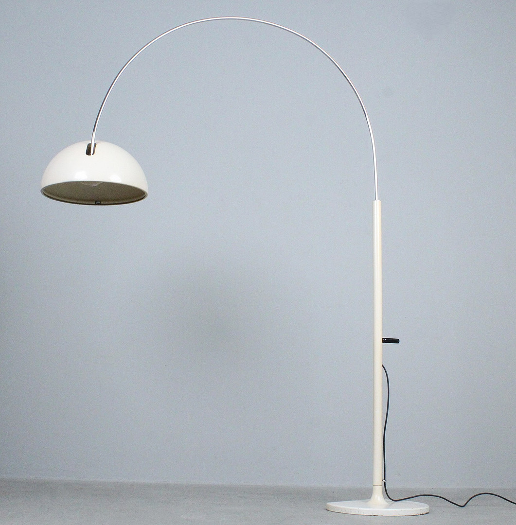 JOE COLOMBO. Oluce. Stehleuchte, Modell 'Coupé', Design von 1967.