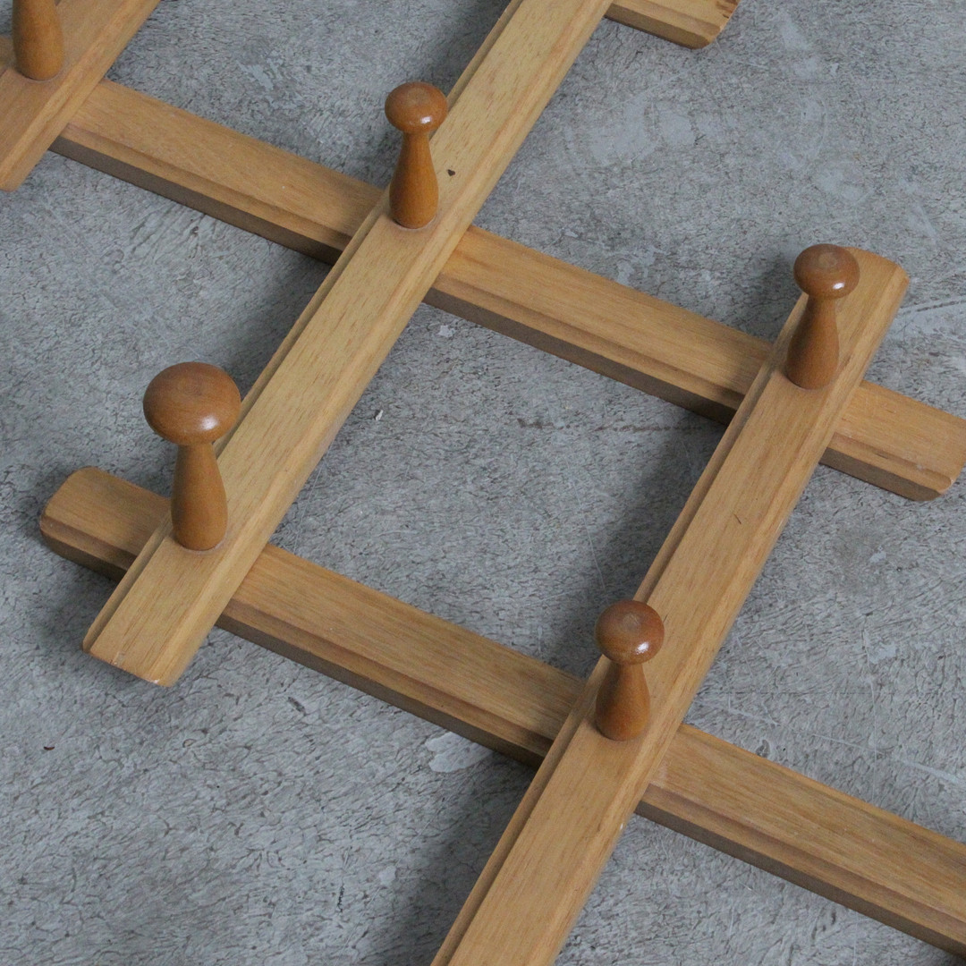 Garderoben-Set - Spiegel und Scheren-Garderobe / Wandhaken.