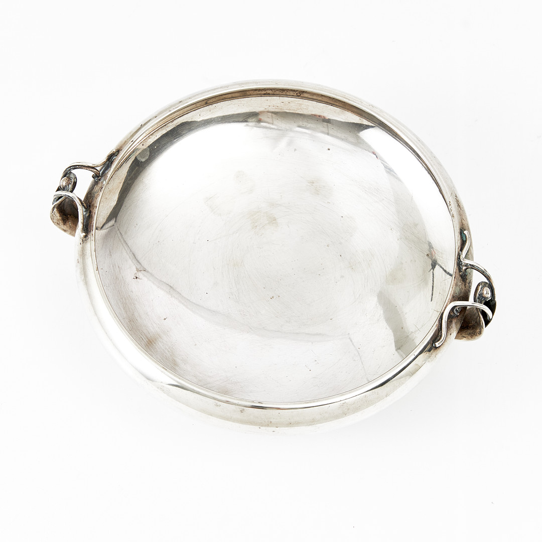 PETER HERTZ. Skål på fot, silver, Köpenhamn 1944. Probör Johannes Siggaard. Tot vikt 446 gram.