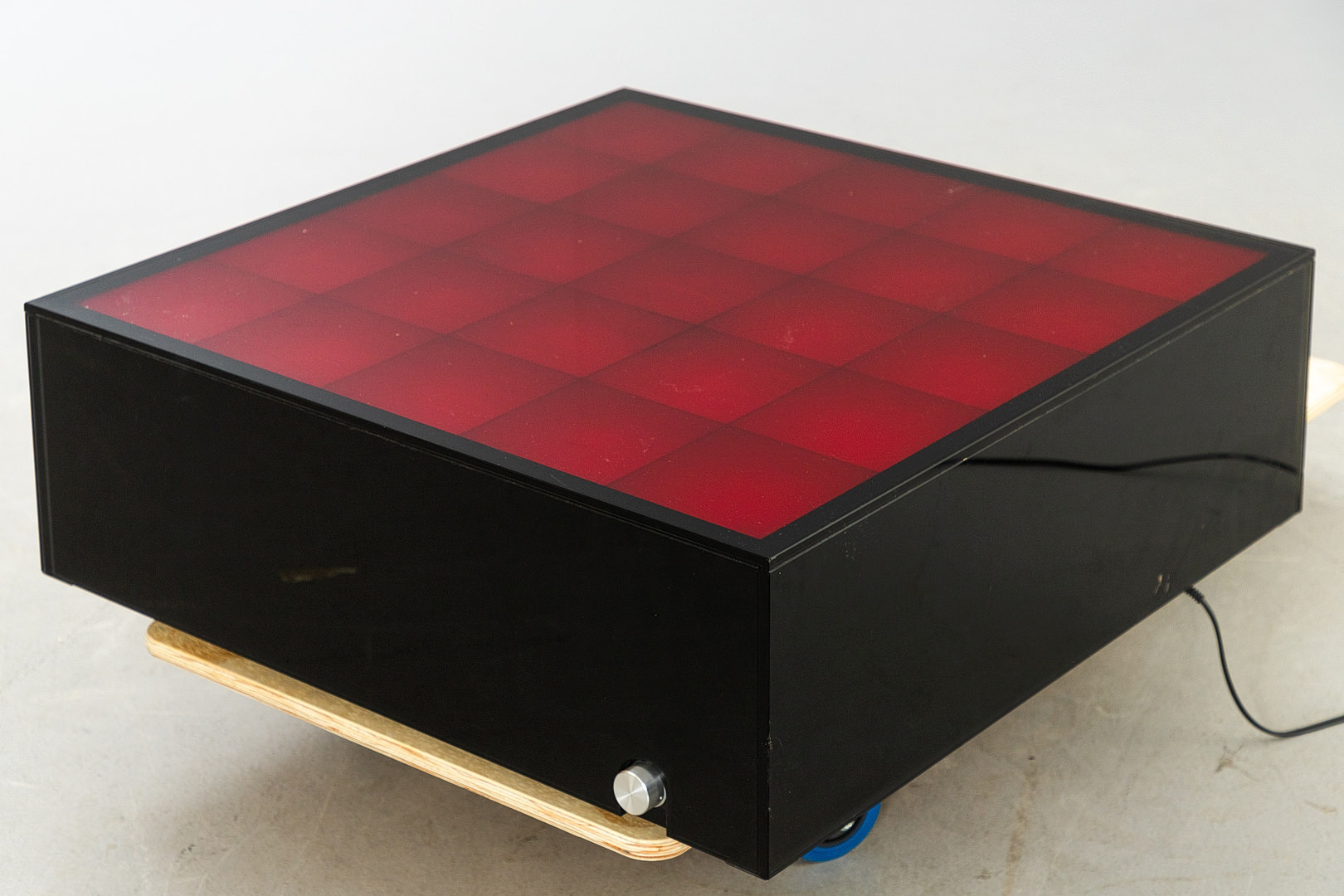 TOM DIXON / DAFT PUNK. Habitat. Beleuchteter Couchtisch.