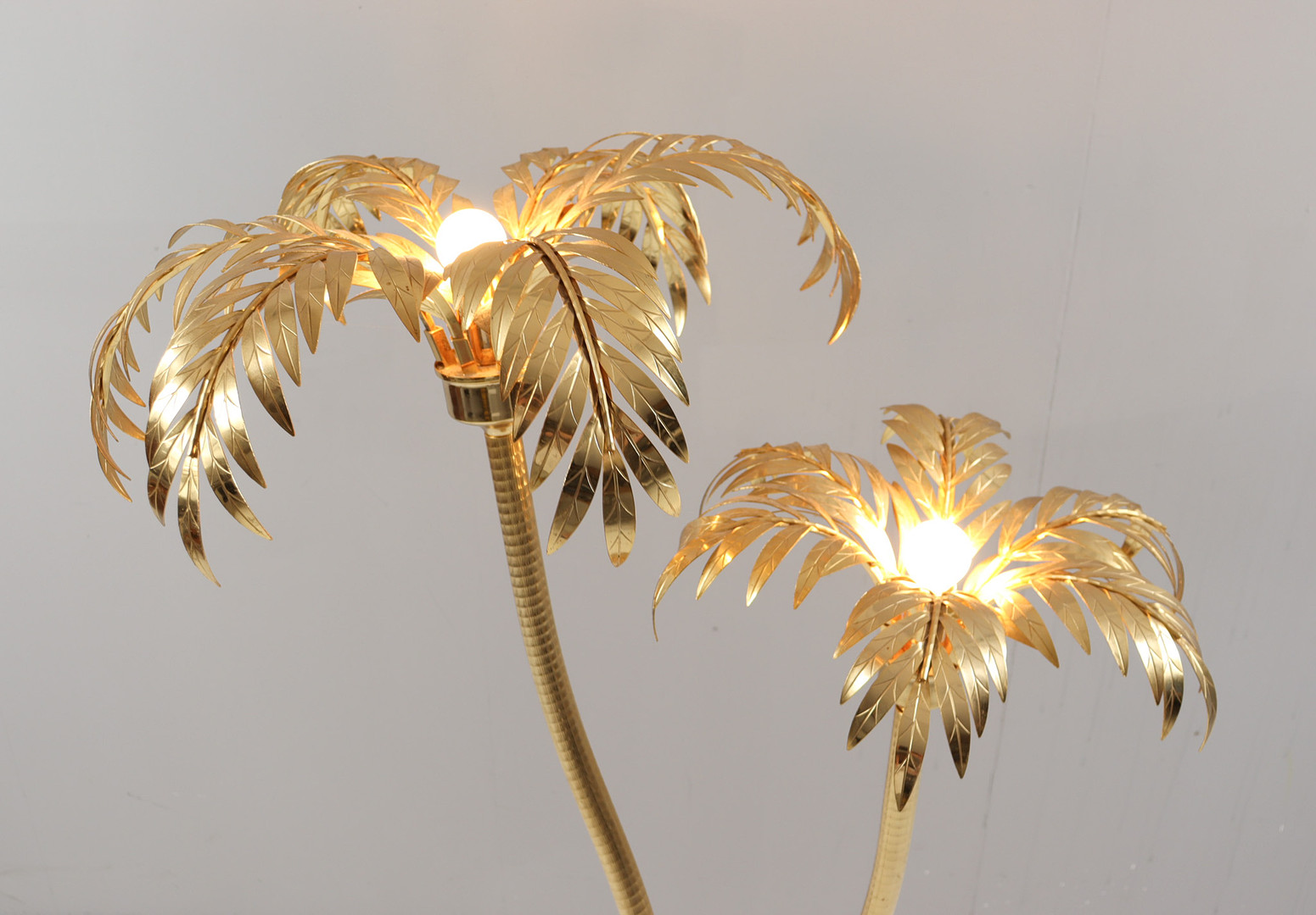 HANS KÖGL. Im Stil von. Hollywood Regency Stehleuchte/Stehlampe/Palmenlampe, Italien, 1980er Jahre.