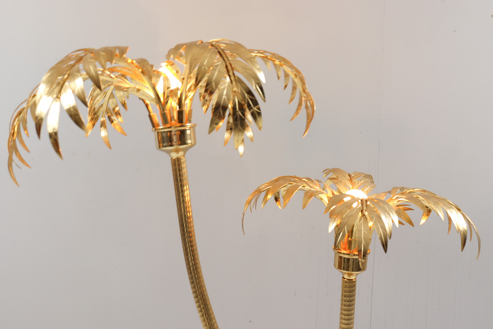 HANS KÖGL. Im Stil von. Hollywood Regency Stehleuchte/Stehlampe/Palmenlampe, Italien, 1980er Jahre.