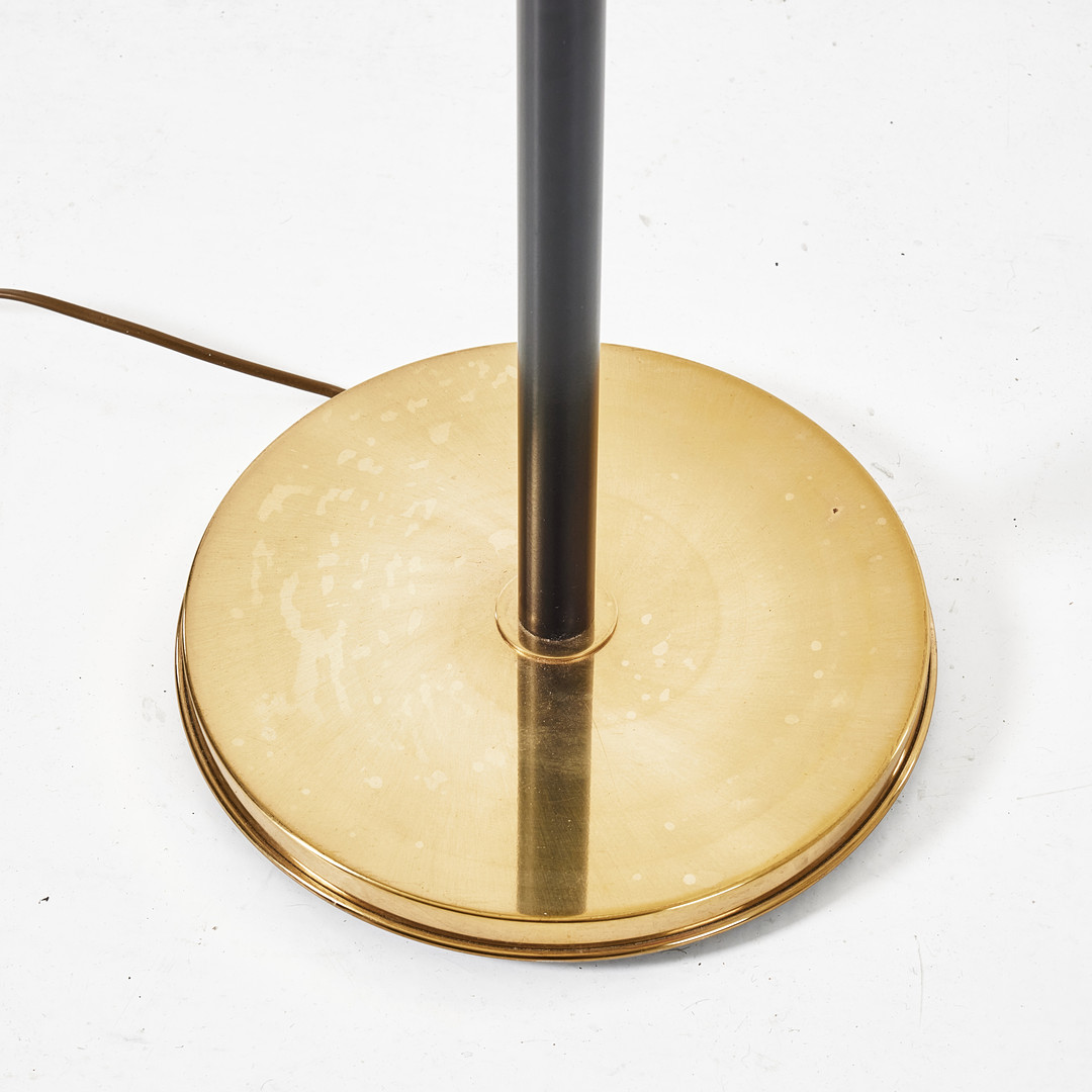 JOSEF FRANK. Golvlampa, modell 2431, Firma Svenskt Tenn.