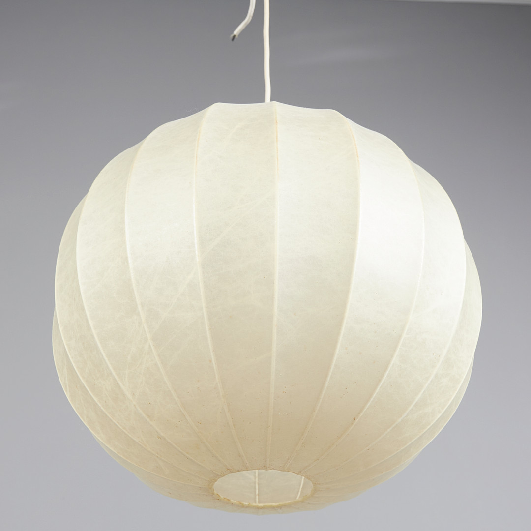 ACHILLE CASTIGLIONI. Im Stil von. Deckenlampe / Pendelleuchte, Modell 'Cocoon', Harz, Messing, 1960er Jahre.