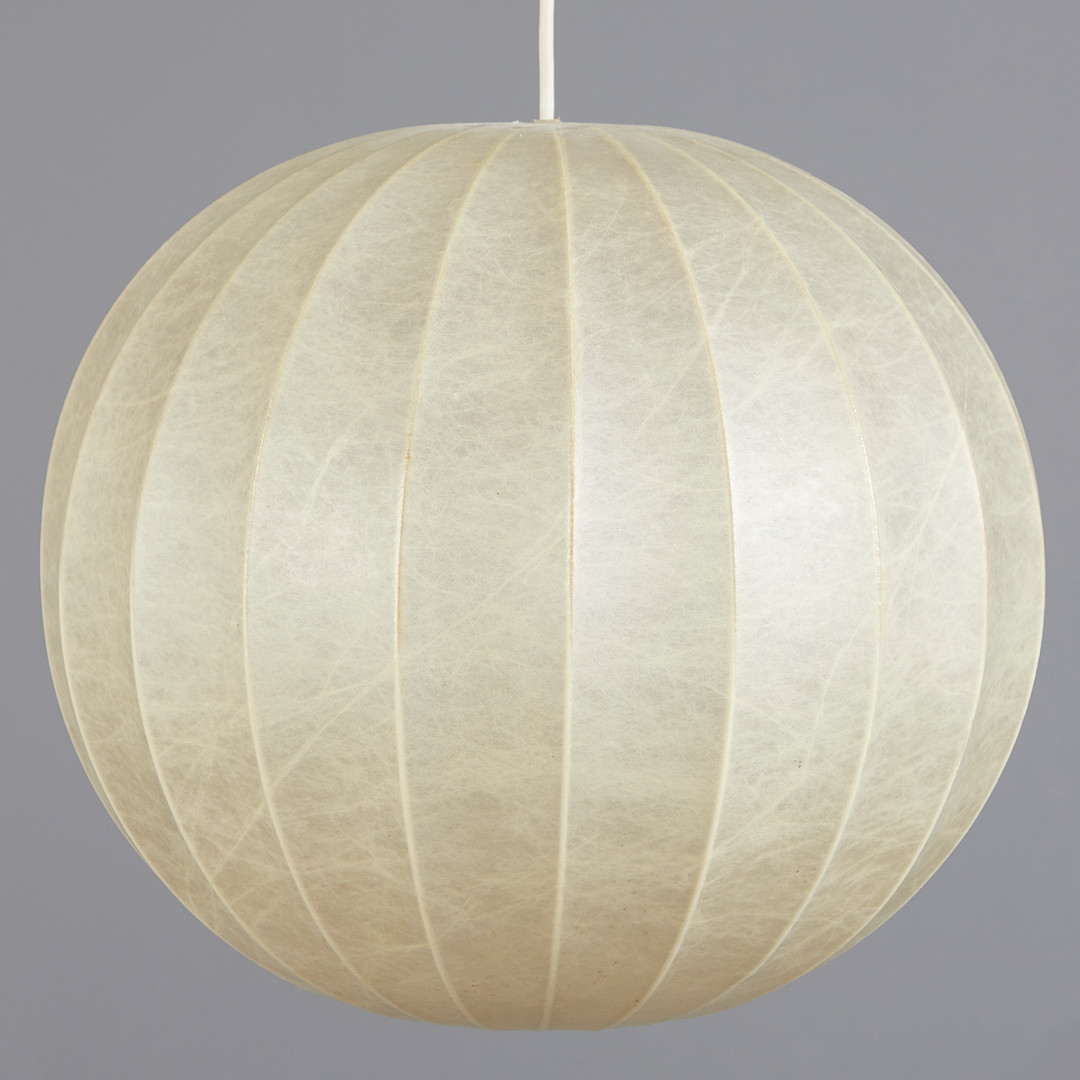 ACHILLE CASTIGLIONI. Im Stil von. Deckenlampe / Pendelleuchte, Modell 'Cocoon', Harz, Messing, 1960er Jahre.