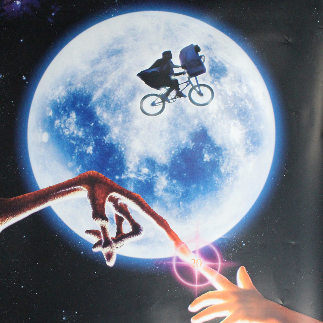 Großes Filmplakat - 'E.T. - Der Außerirdische', zum 20-jährigen Jubiläum, Maße ca.: 241 x 133 cm.