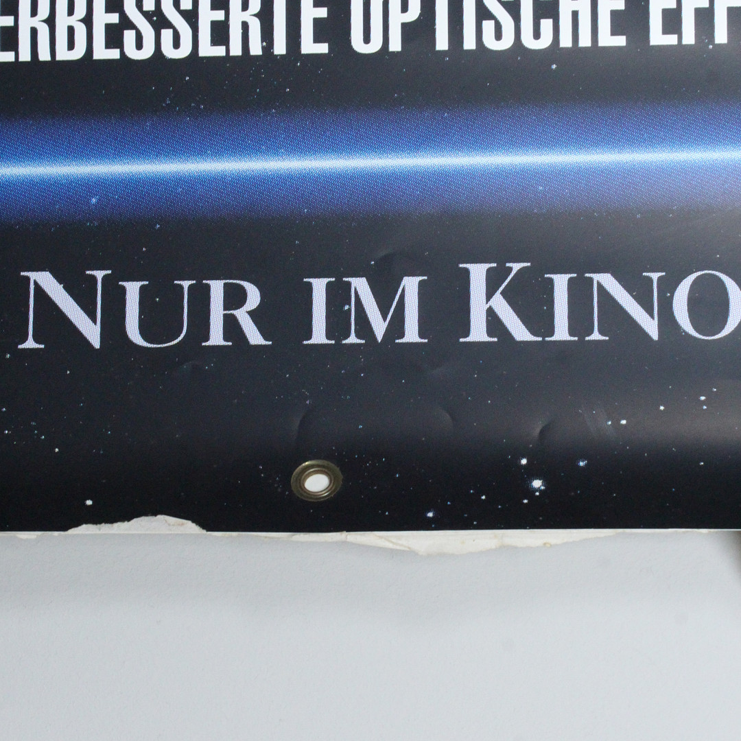 Großes Filmplakat - 'E.T. - Der Außerirdische', zum 20-jährigen Jubiläum, Maße ca.: 241 x 133 cm.