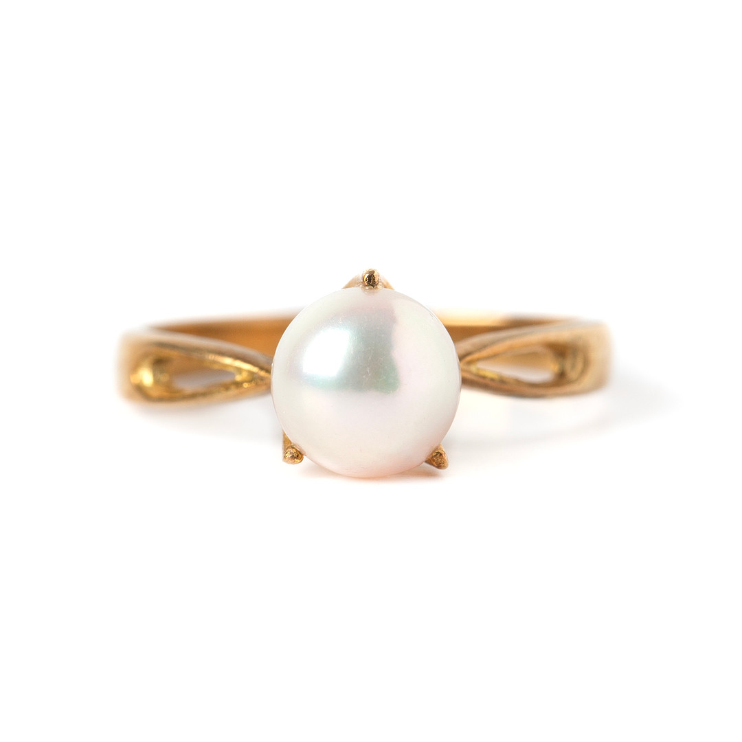 RING, 14K guld med odlad pärla.