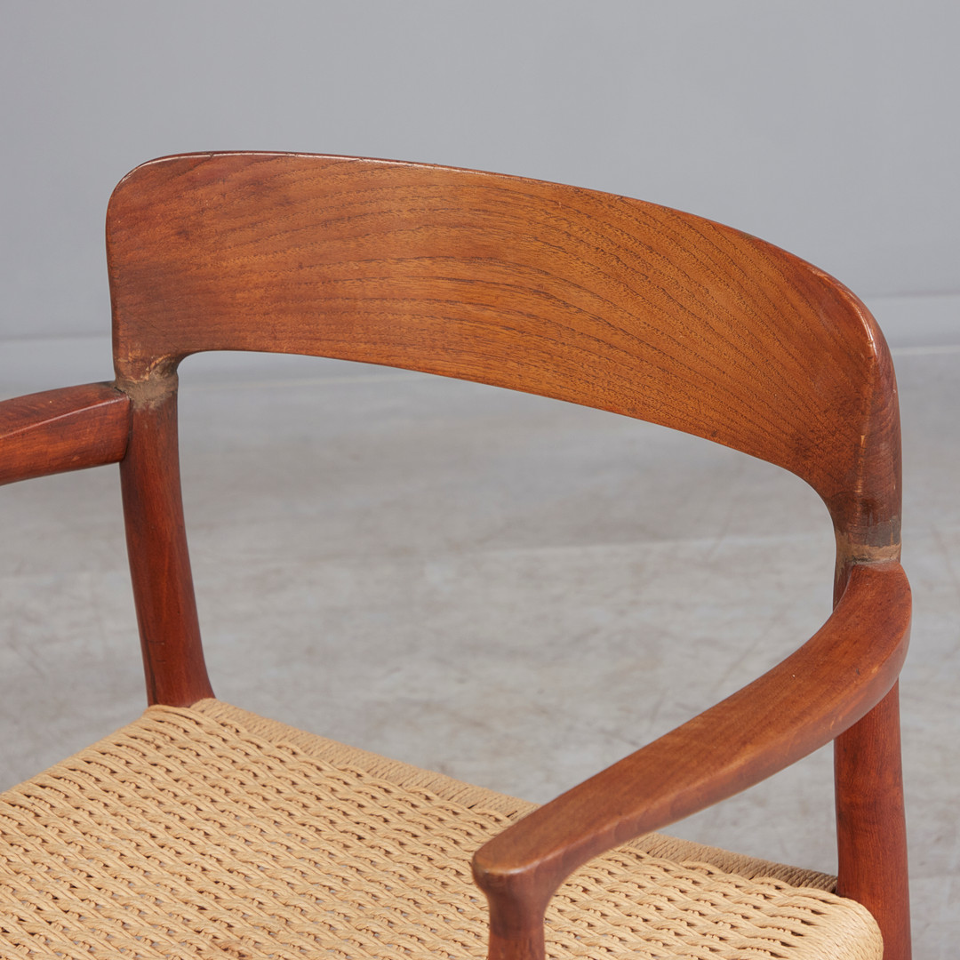 NIELS OTTO MØLLER. für JL Møller Møbelfabrik, Stuhl / Armlehnstuhl, Modell '56', Teak, Papierkordel, 1960er Jahre, Dänemark.