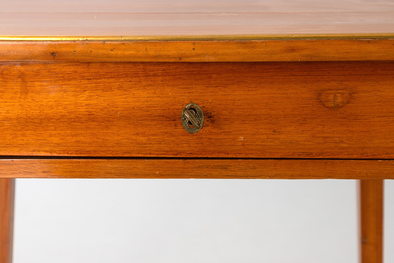 Kleiner Biedermeier-Tisch mit einfachem Schub, Deutschland, um 1830.