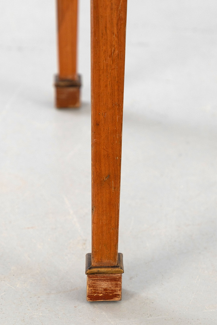 Kleiner Biedermeier-Tisch mit einfachem Schub, Deutschland, um 1830.