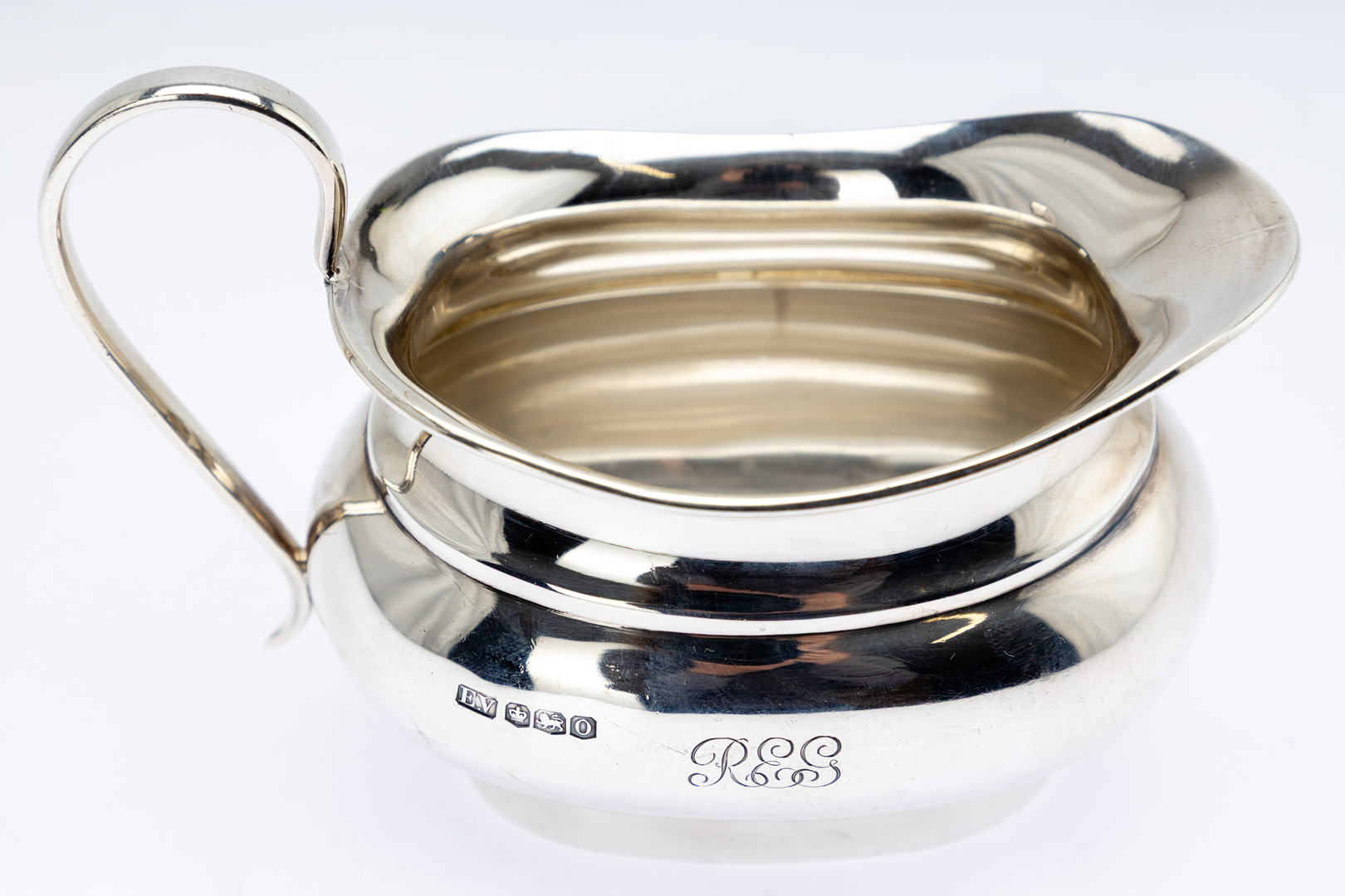 VINER´S LTD (EMILE VINER). Teeservice im Stil Georg III, 3-teilig, Sterling Silber, Sheffield, 1931.