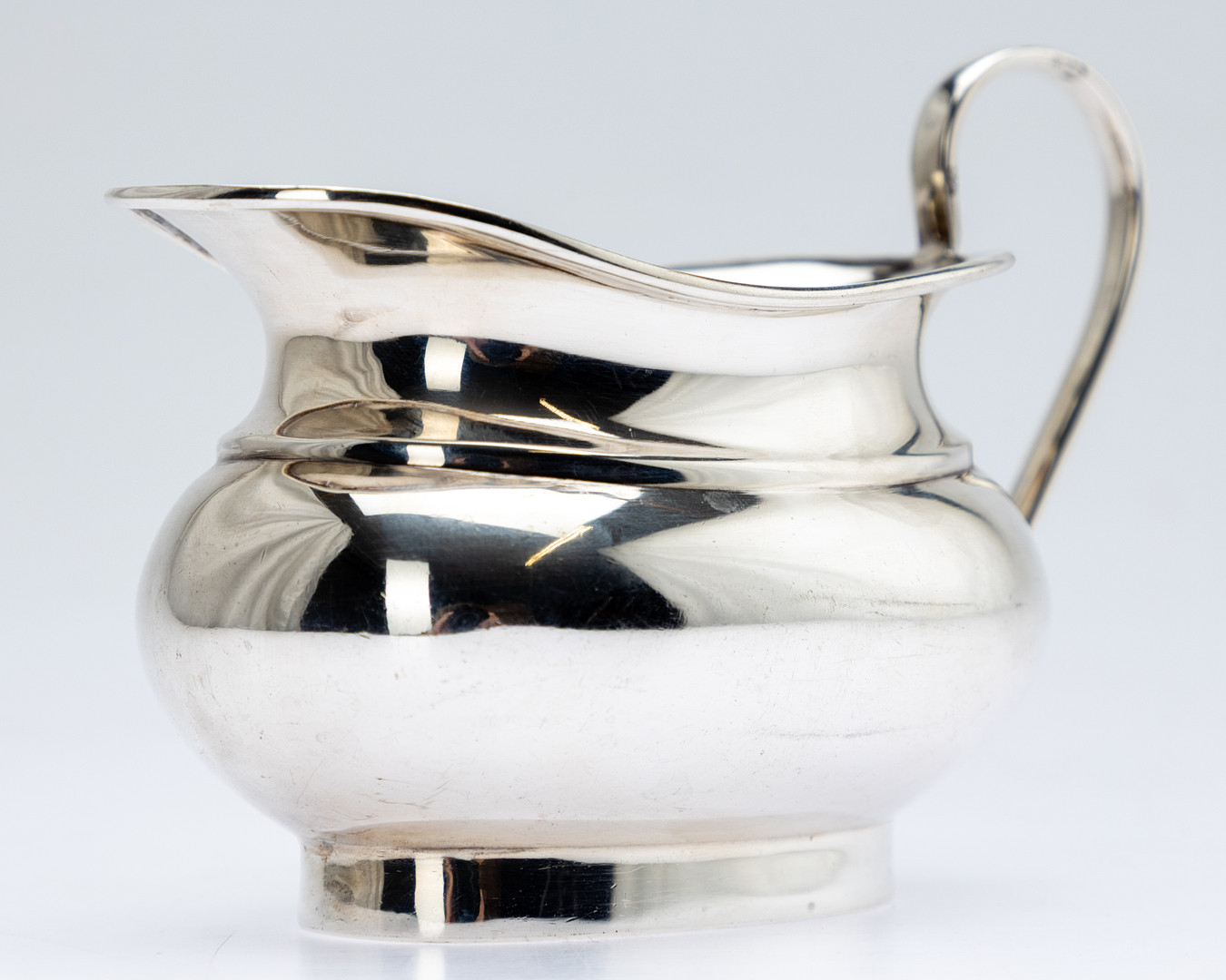 VINER´S LTD (EMILE VINER). Teeservice im Stil Georg III, 3-teilig, Sterling Silber, Sheffield, 1931.