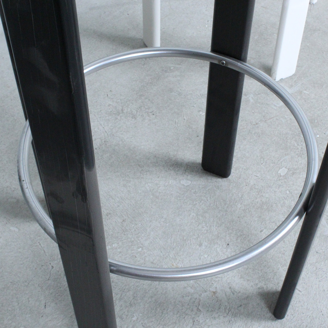 BRUNO REY. Dietiker / Kusch & Co., Paar Barhocker / Bar Stool, Buche, Entwurf 1971, Deutschland.