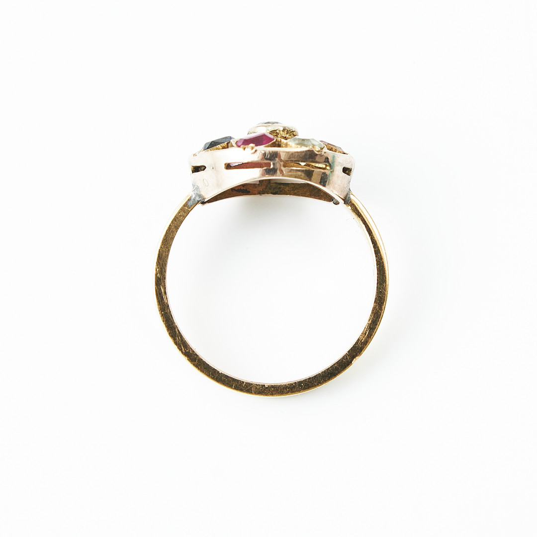 RING, 18 k guld, fasettslipade olikfärgade stenar varav en cabochonslipad resp pärla i 14 k guldmontering.