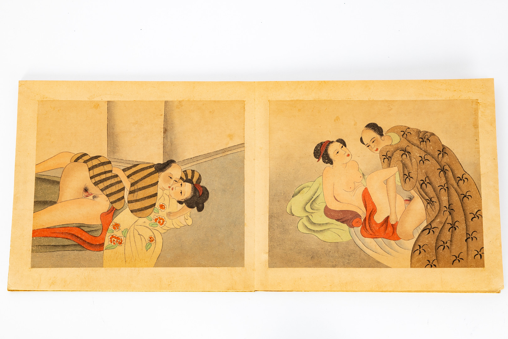 JAPANISCHE SCHULE. Shunga Faltbuch / Leporello mit 8 Holzschnitten, 1. Hälfte 20. Jh.
