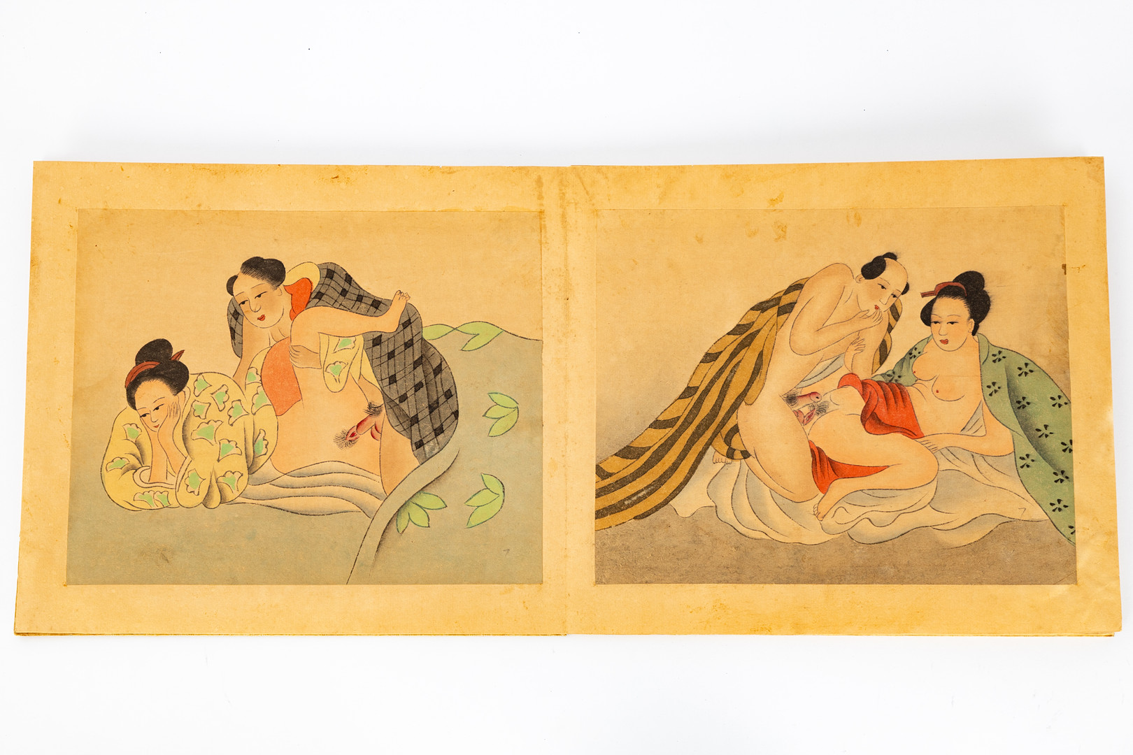 JAPANISCHE SCHULE. Shunga Faltbuch / Leporello mit 8 Holzschnitten, 1. Hälfte 20. Jh.