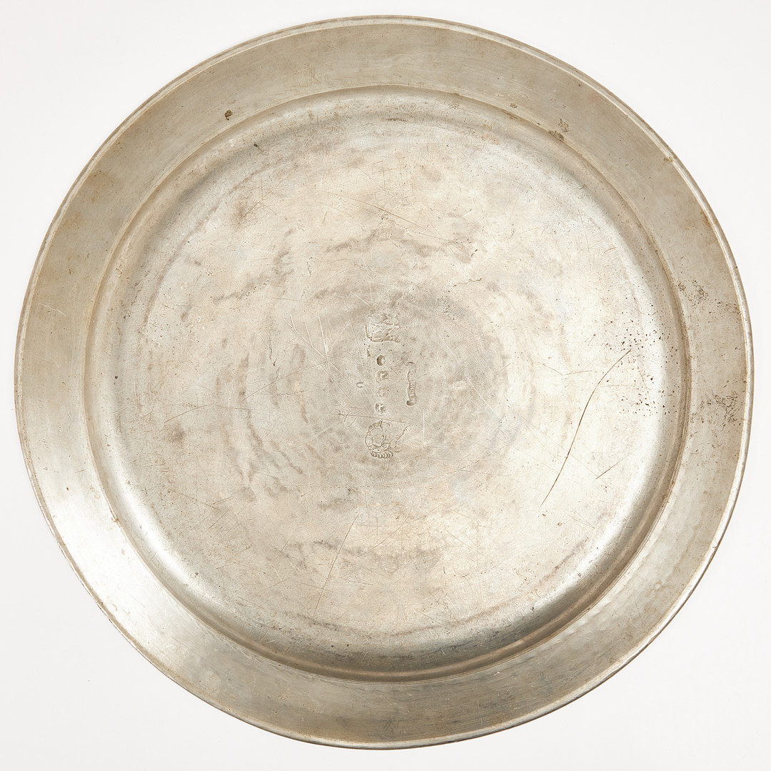 FAT, tenn, Jakob Sauer (verksam 1733-1765), Stockholm 1737, senbarock, hamrad dekor.