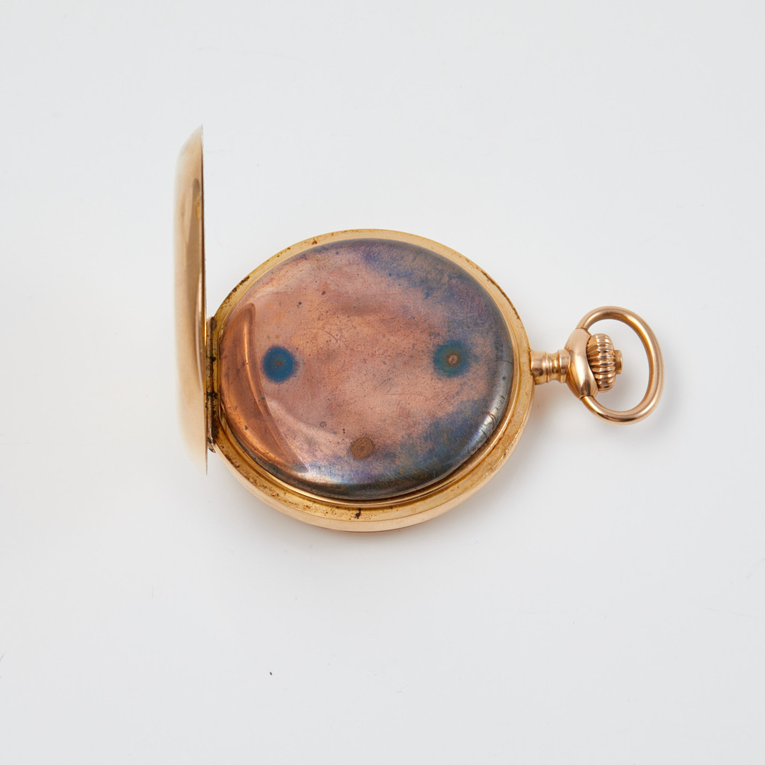 OMEGA, fickur/savonett, yttre boettlock i 18 k guld, innerboett metall, med etui.