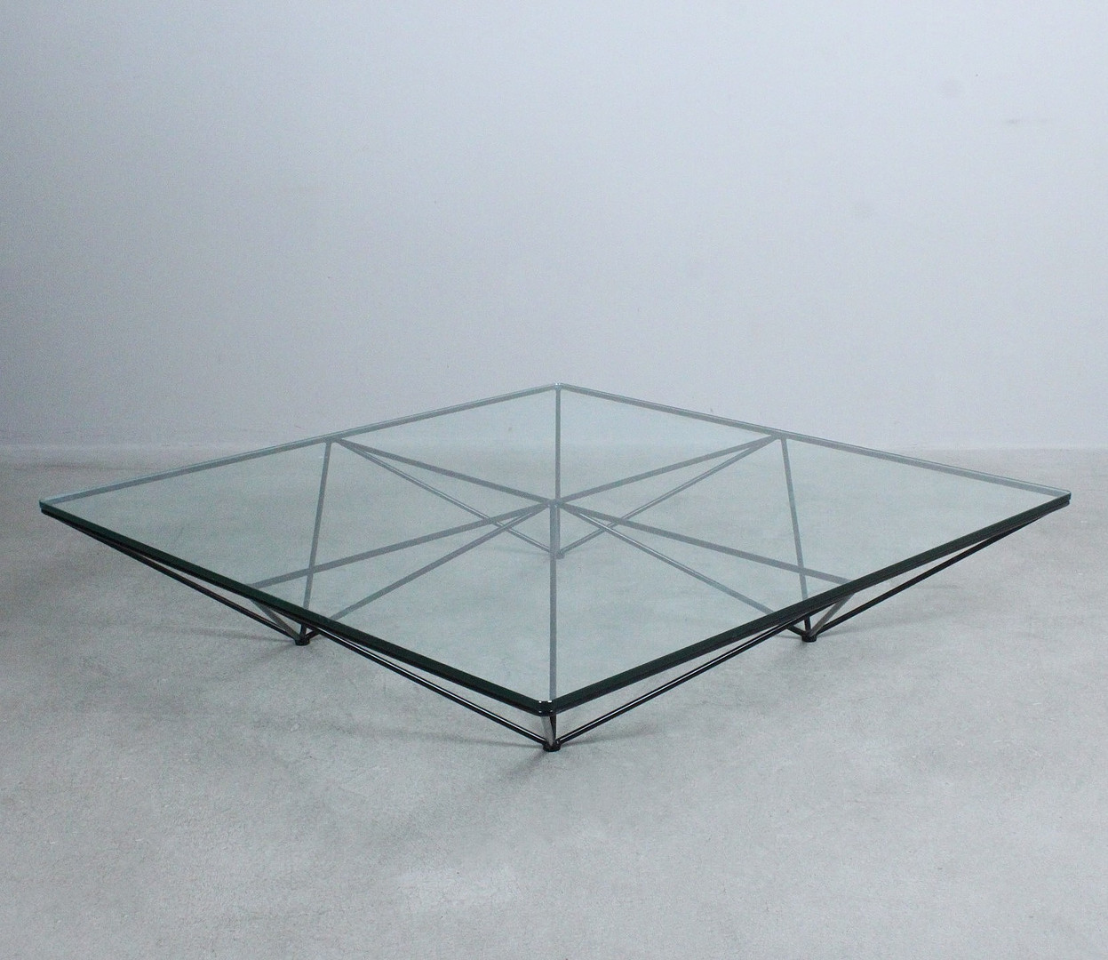 PAOLO PIVA. B&B ITALIA. Couchtisch / Coffee Table, Model 'Alanda', Italien, 1980er Jahre.