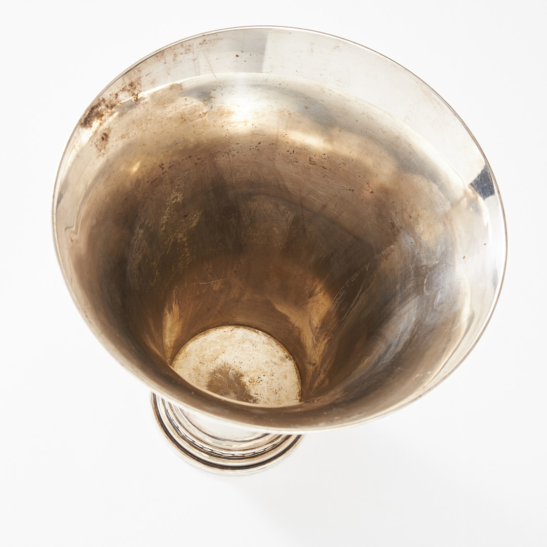 BÄGARE, silver, C.G. Hallberg Stockholm 1948. Graverad dekor av växter samt text