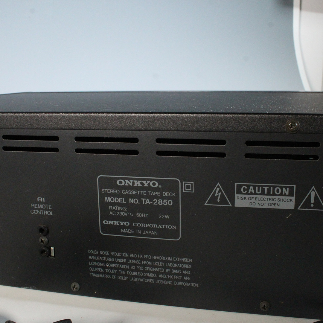 ONKYO. Quartz Synthesized Tuner Aplifier R1 , Modell '' TX-7530 '', 1980er, Japan.