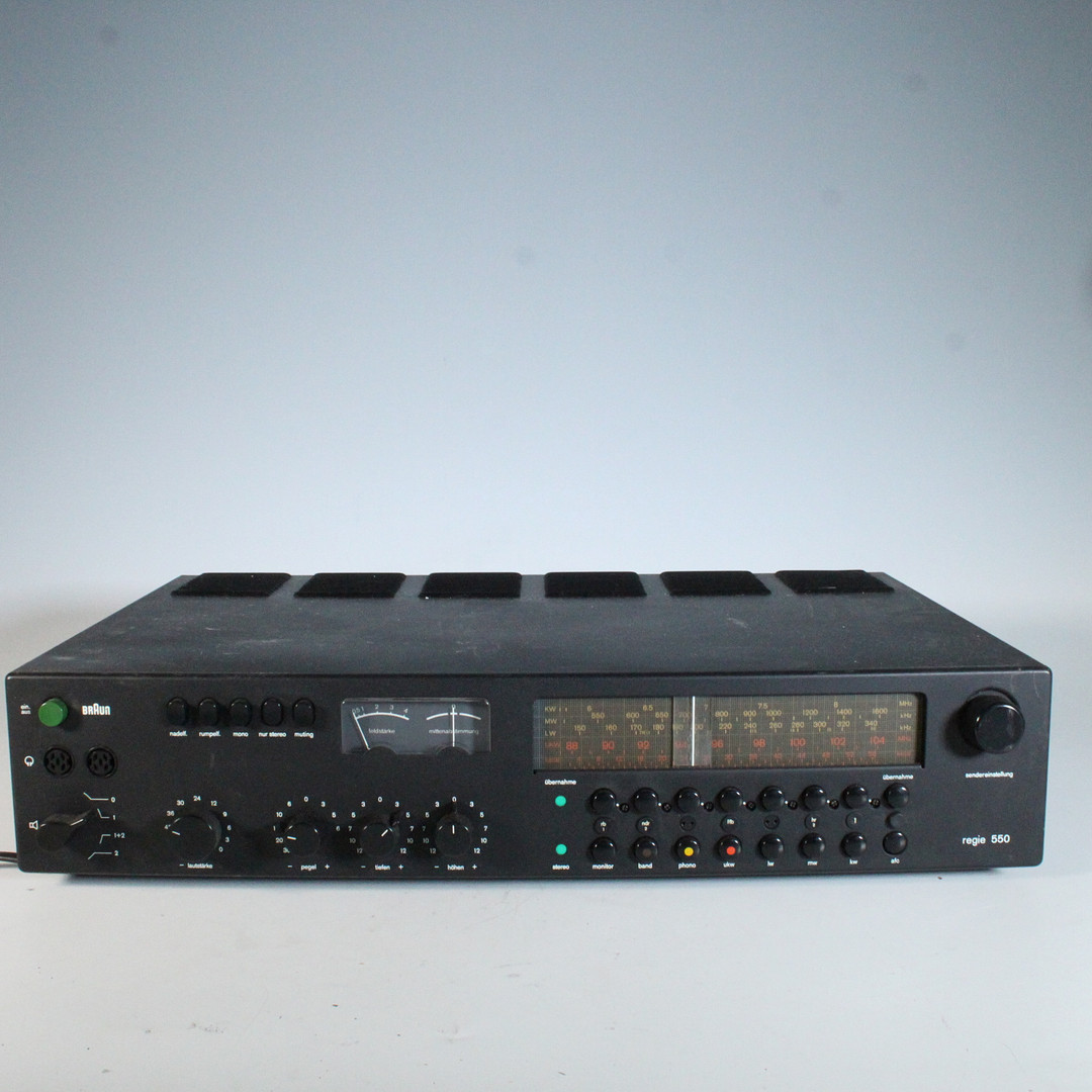 BRAUN. Verstärker/Receiver , Modell '' Regie 550 ''.