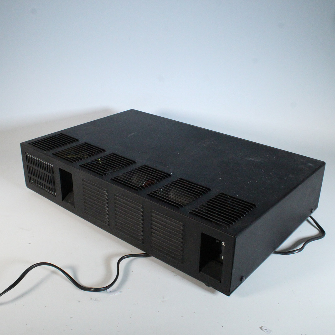BRAUN. Verstärker/Receiver , Modell '' Regie 550 ''.