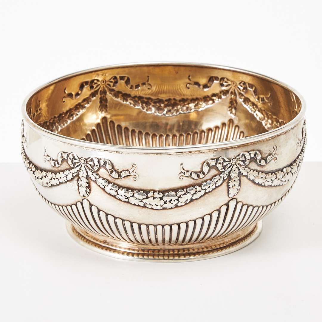 SKÅL, silver, dekor av rosettprydda girlanger, stämplad CG Hallberg, Stockholm, otydlig årstämpel.