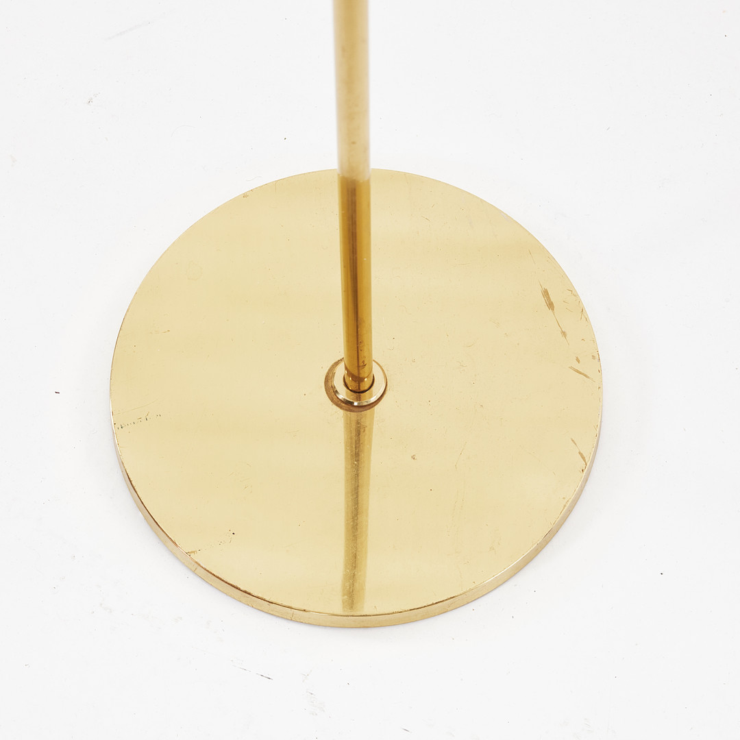 GOLVLAMPA, Frandsen, Danmark, modell 1820-2, stomme i mässing, 1970-tal.