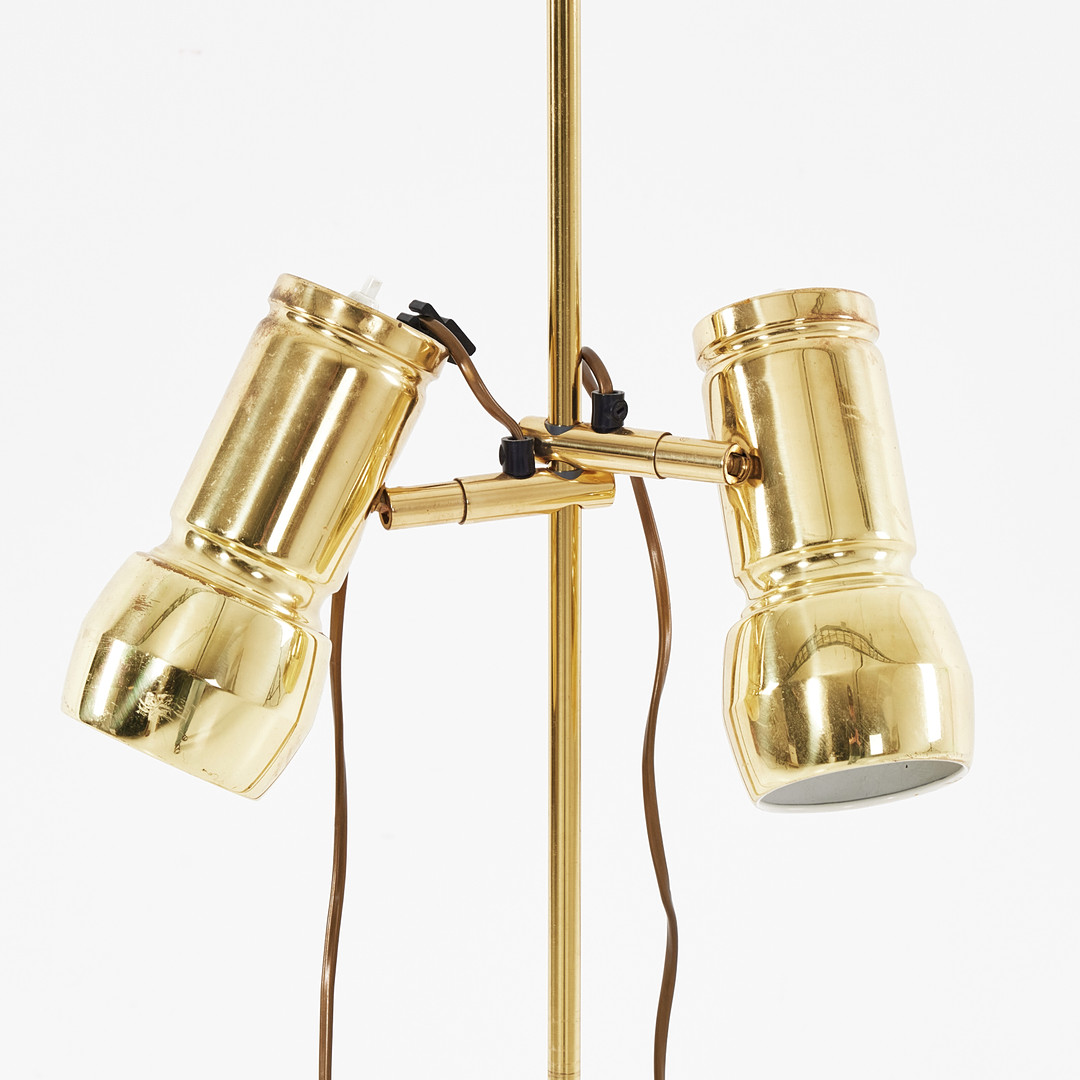 GOLVLAMPA, Frandsen, Danmark, modell 1820-2, stomme i mässing, 1970-tal.