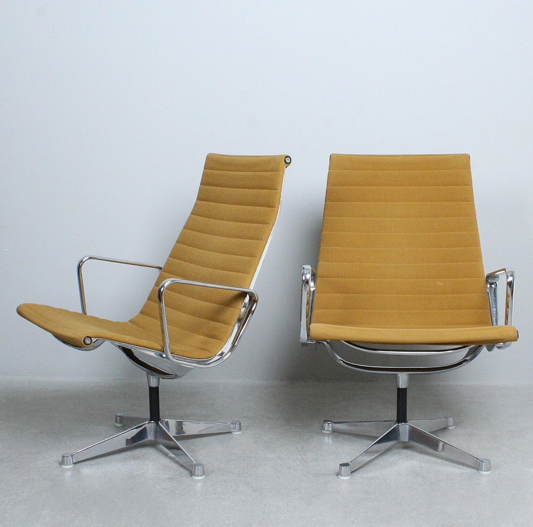 CHARLES & RAY EAMES. Herman Miller. Paar Alu Chairs / Loungesessel, Modell 'EA 116', Entwurf 1958.