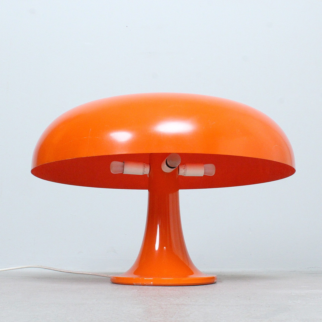 GIANCARLO MATTIOLI. Artemide. Tischleuchte, Modell 'Nesso', Entwurf von 1967, Italien.