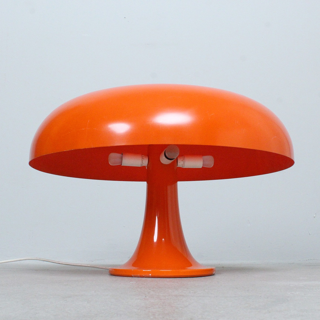 GIANCARLO MATTIOLI. Artemide. Tischleuchte, Modell 'Nesso', Entwurf von 1967, Italien.