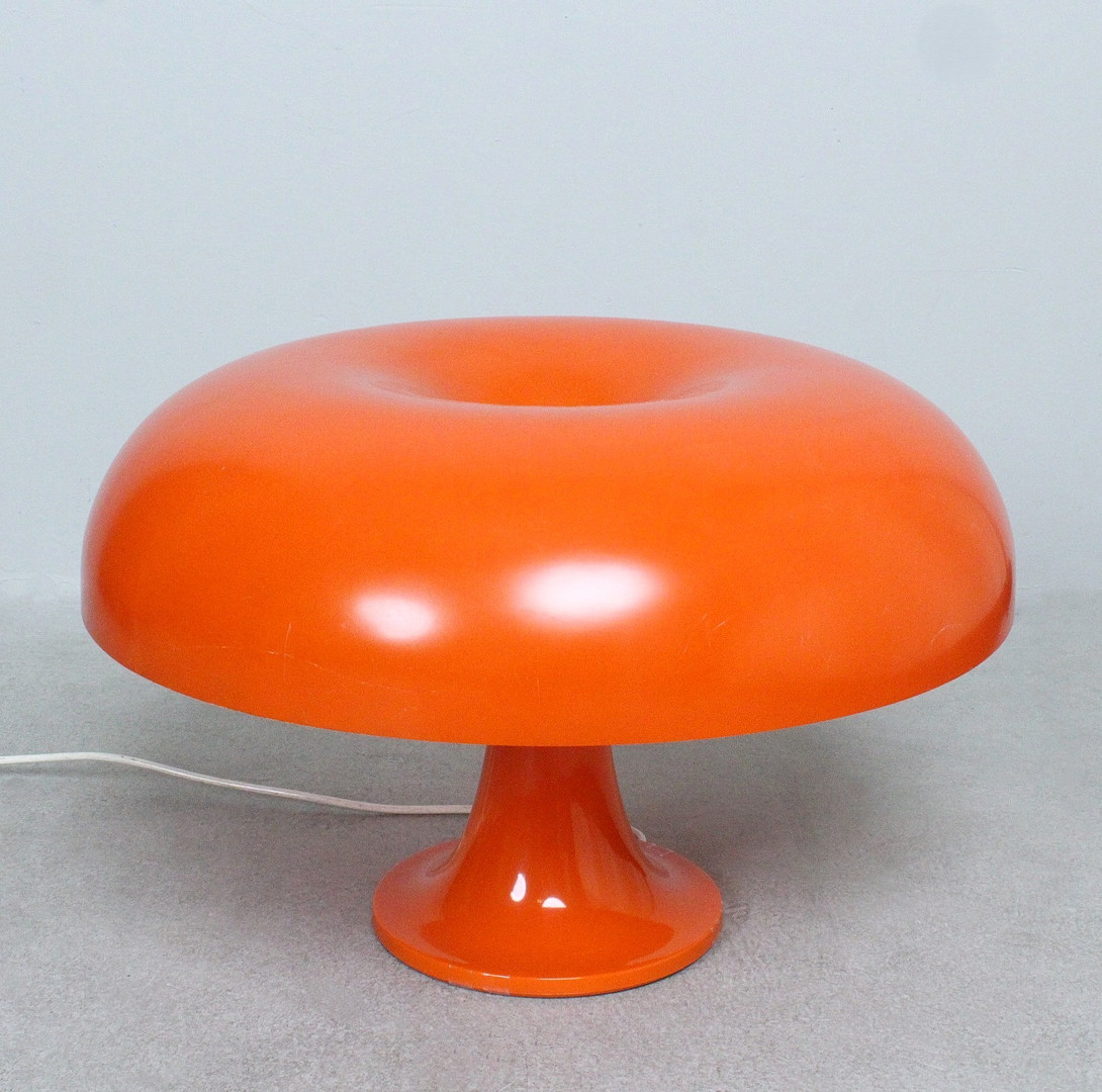 GIANCARLO MATTIOLI. Artemide. Tischleuchte, Modell 'Nesso', Entwurf von 1967, Italien.