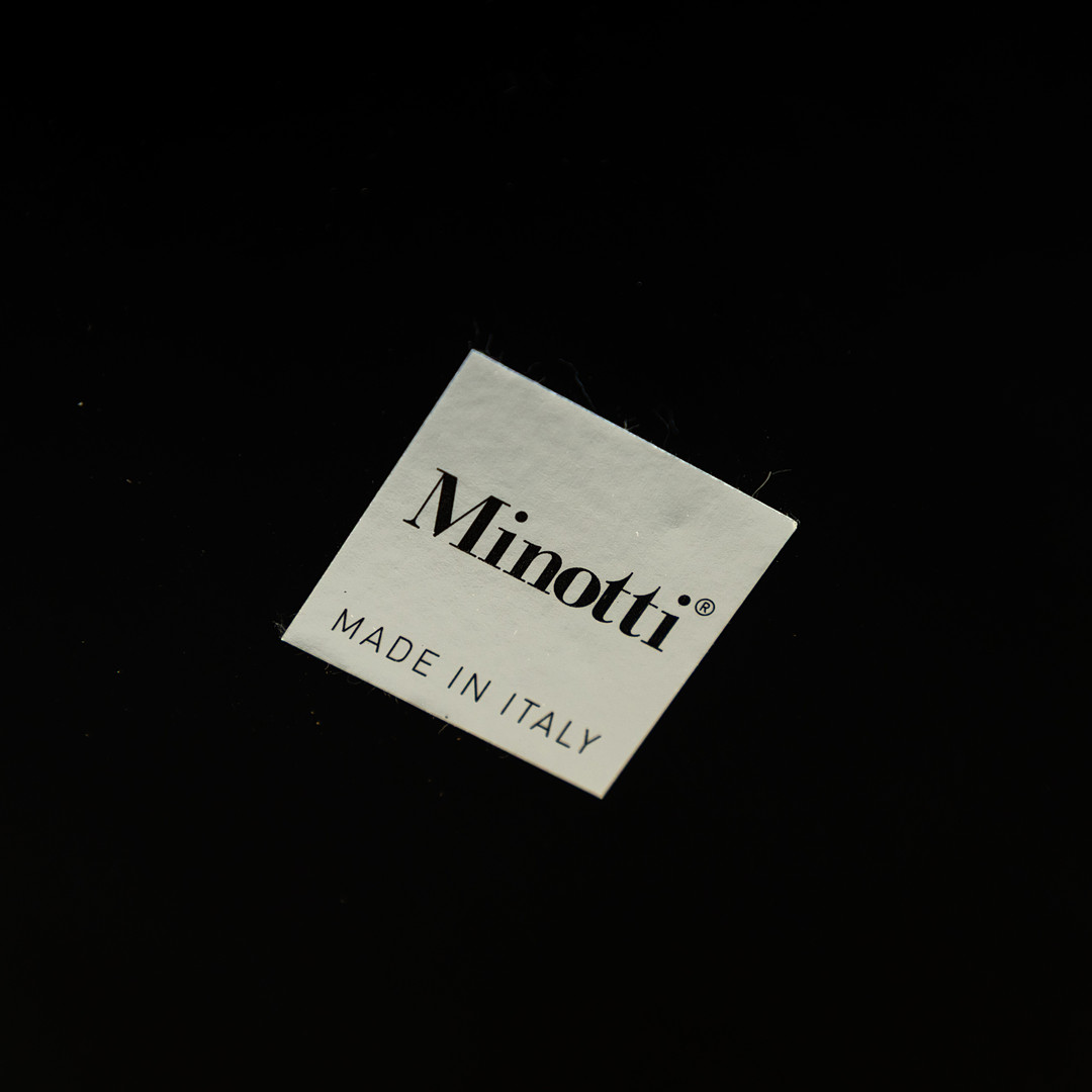 RODOLFO DORDONI. Minotti, Beistelltisch 'Pilotis'.