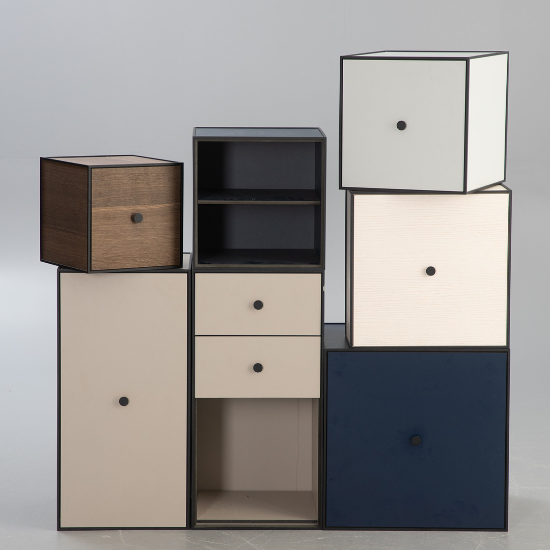 Audo Copenhagen (by Laasen), Regalsystem 'Frame' 7 Elemente + 2 Gestelle (8).