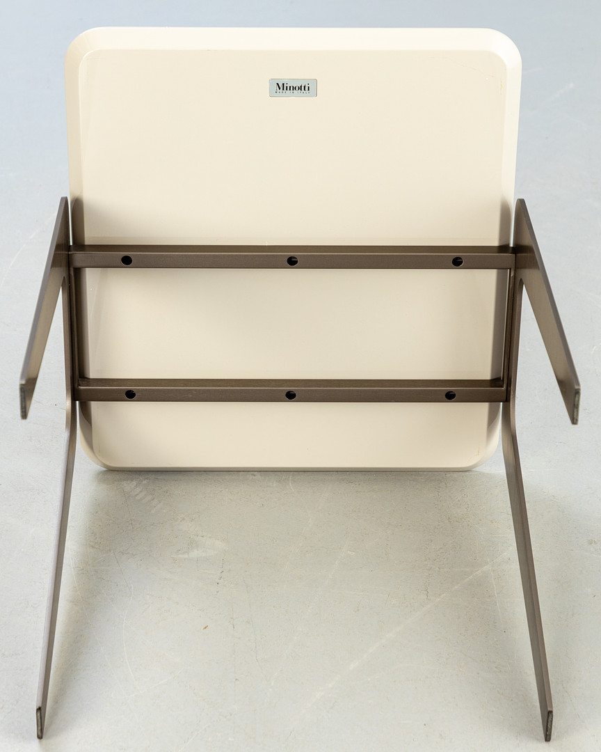 Rodolfo Dordoni, Minotti, Couchtisch 'Kirk Jut Out Top'.