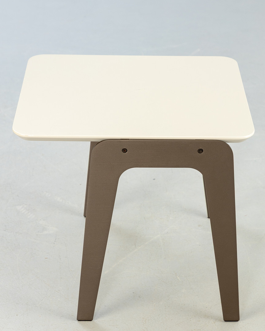 Rodolfo Dordoni, Minotti, Couchtisch 'Kirk Jut Out Top'.